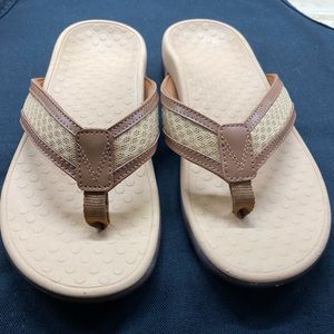 Vionic Sandals - SZ 6